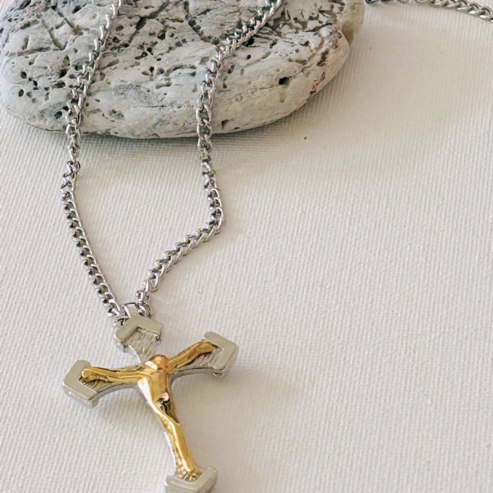 Cross chain necklace silver and gold plated, crucifix pendant necklace unisex